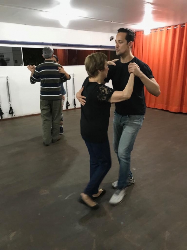 Aulas de Dança de Salão para Idosos Aeroporto - Aula de Dança de Salão Forró