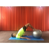 aula de pilates com a bola Jockey Club